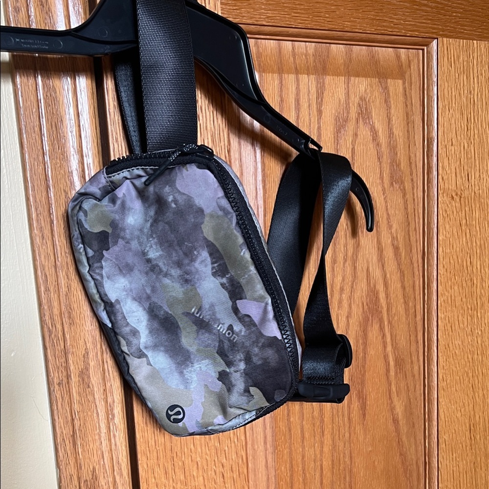 lululemon athletica Camouflage Women’s  Belt Bag